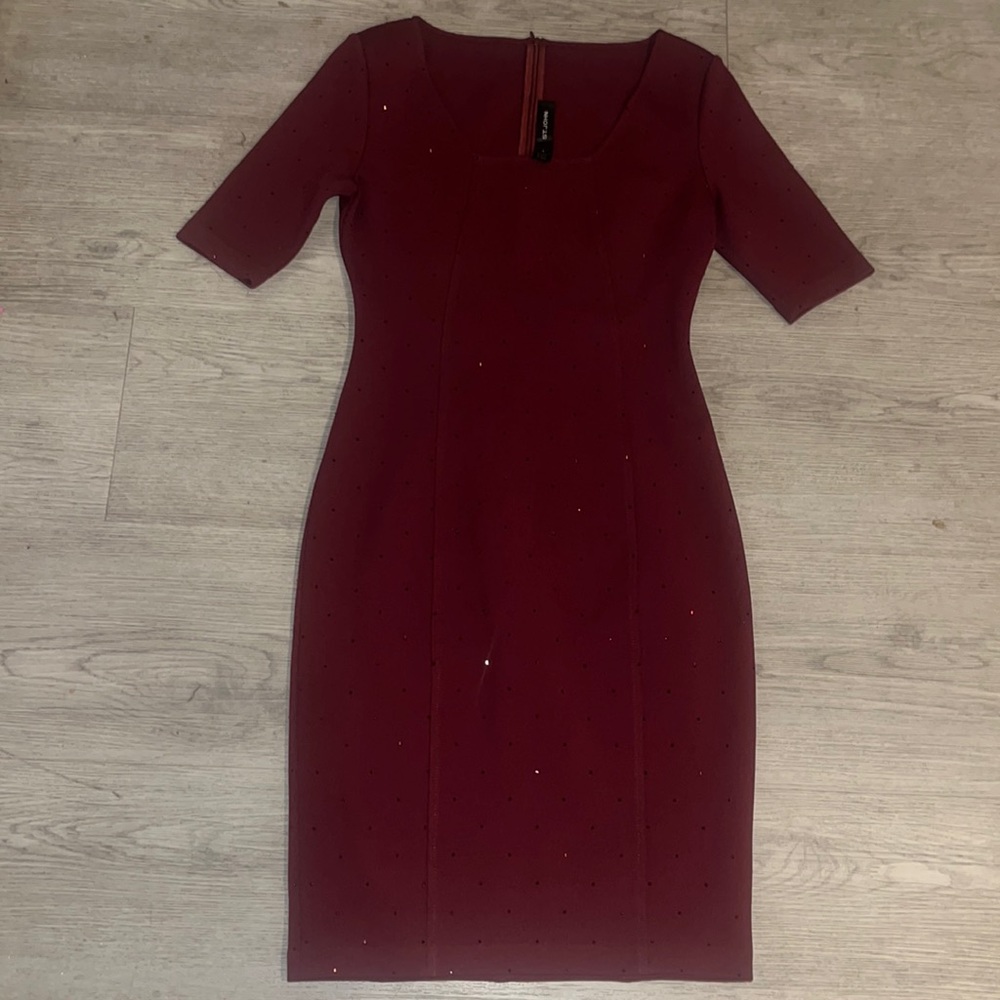 NWOT Beautiful St. John Wine Dress